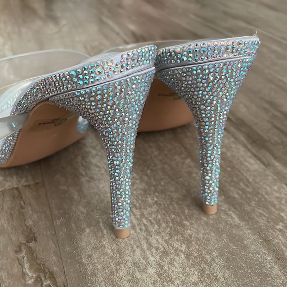 Stunning rhinestone lulu heels - Picture 3 of 4